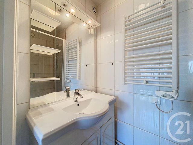 Appartement F1 &agrave; louer - 1 pi&egrave;ce - 23,60 m2 - Vittel - 88 - LORRAINE