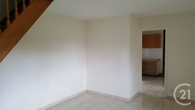 Maison &agrave; louer - 4 pi&egrave;ces - 57 m2 - Remoncourt - 88 - LORRAINE