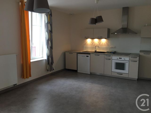 Appartement F4 &agrave; louer - 4 pi&egrave;ces - 102 m2 - Vittel - 88 - LORRAINE