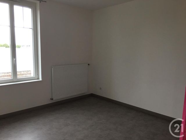 Appartement F4 &agrave; louer - 4 pi&egrave;ces - 102 m2 - Vittel - 88 - LORRAINE