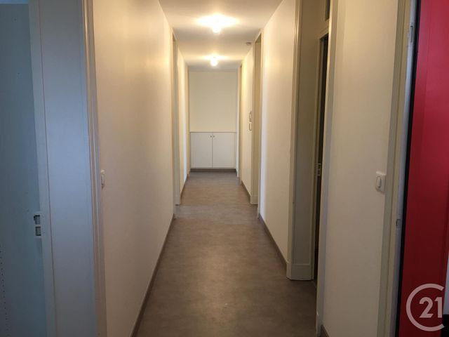 Appartement F4 &agrave; louer - 4 pi&egrave;ces - 102 m2 - Vittel - 88 - LORRAINE