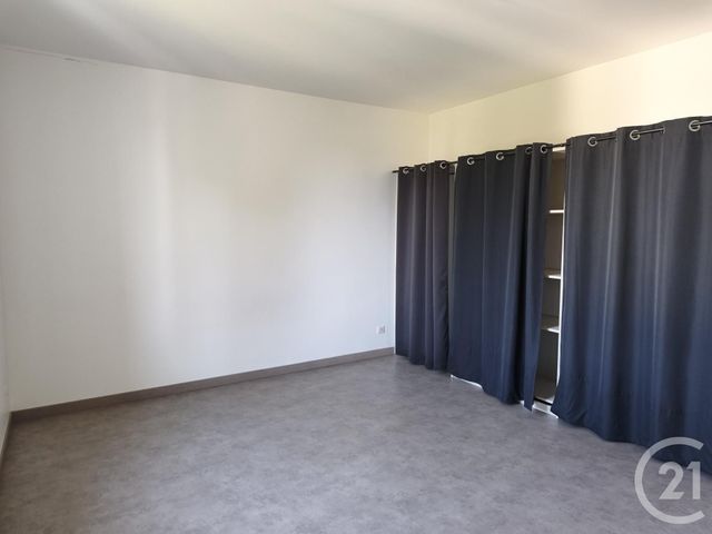 Appartement F4 &agrave; louer - 4 pi&egrave;ces - 102 m2 - Vittel - 88 - LORRAINE