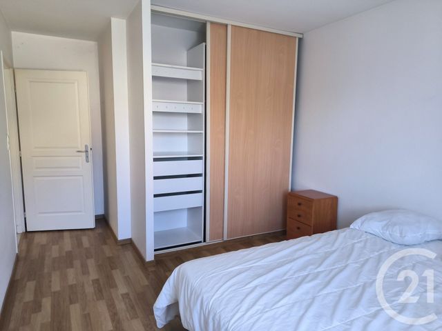 Maison &agrave; louer - 7 pi&egrave;ces - 141 m2 - Vittel - 88 - LORRAINE