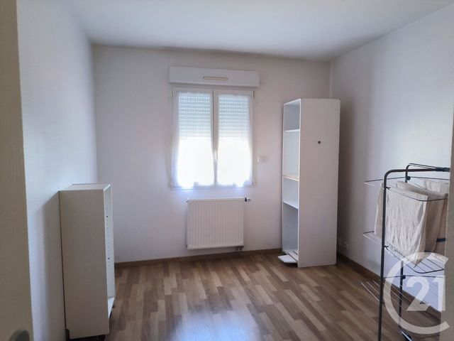 Maison &agrave; louer - 7 pi&egrave;ces - 141 m2 - Vittel - 88 - LORRAINE