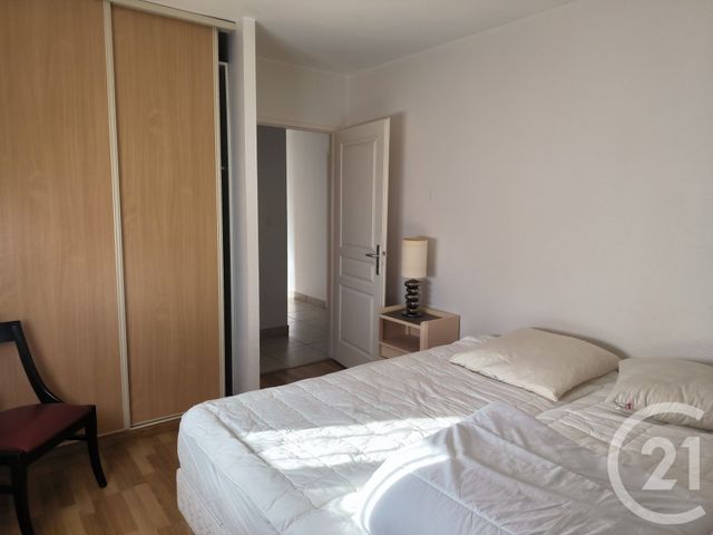 Maison &agrave; louer - 7 pi&egrave;ces - 141 m2 - Vittel - 88 - LORRAINE