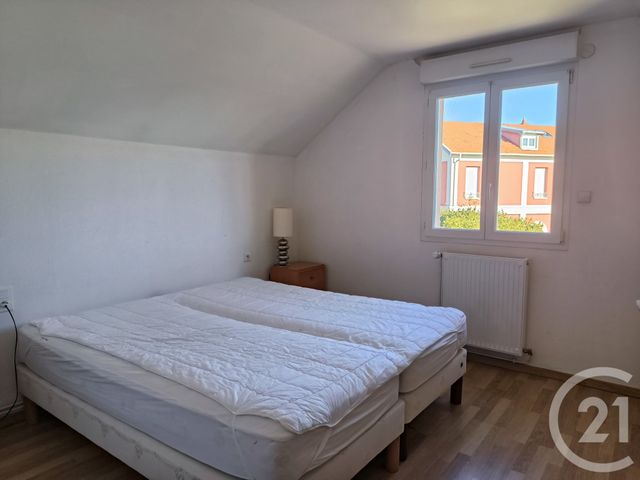 Maison &agrave; louer - 7 pi&egrave;ces - 141 m2 - Vittel - 88 - LORRAINE