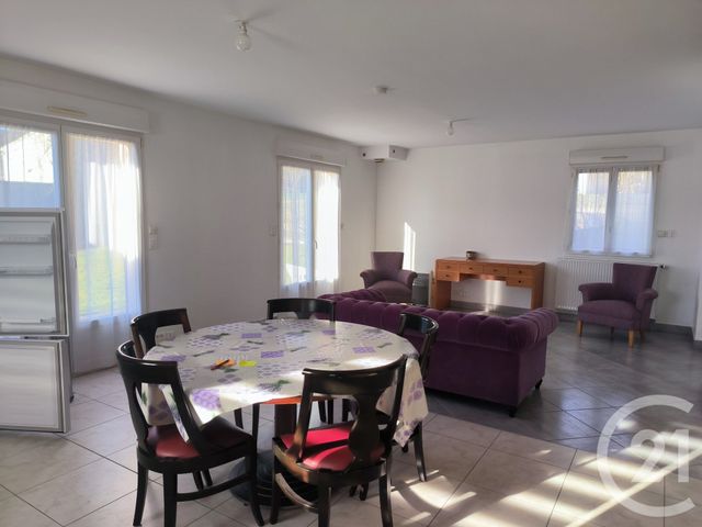 Maison &agrave; louer - 7 pi&egrave;ces - 141 m2 - Vittel - 88 - LORRAINE