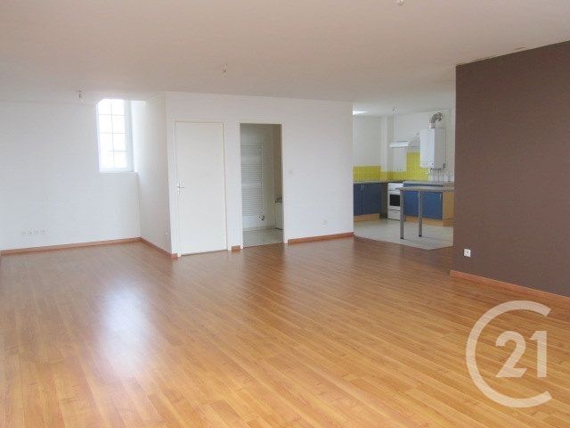Appartement F3 &agrave; louer - 3 pi&egrave;ces - 90 m2 - Mirecourt - 88 - LORRAINE