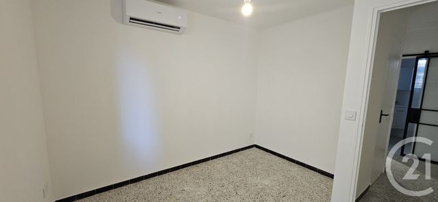 Appartement T1 &agrave; louer - 1 pi&egrave;ce - 22,56 m2 - Forcalquier - 04 - PROVENCE-ALPES-COTE-D-AZUR