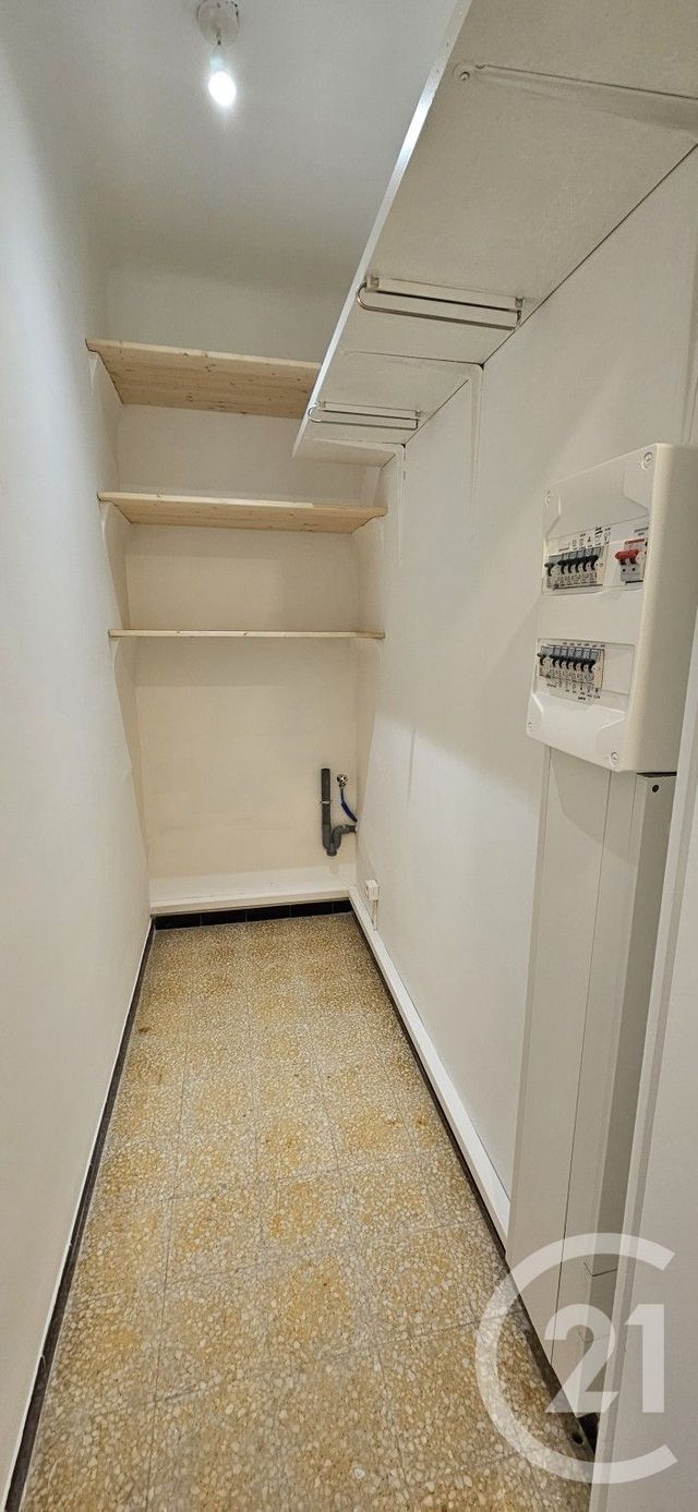 Appartement T1 &agrave; louer - 1 pi&egrave;ce - 22,56 m2 - Forcalquier - 04 - PROVENCE-ALPES-COTE-D-AZUR