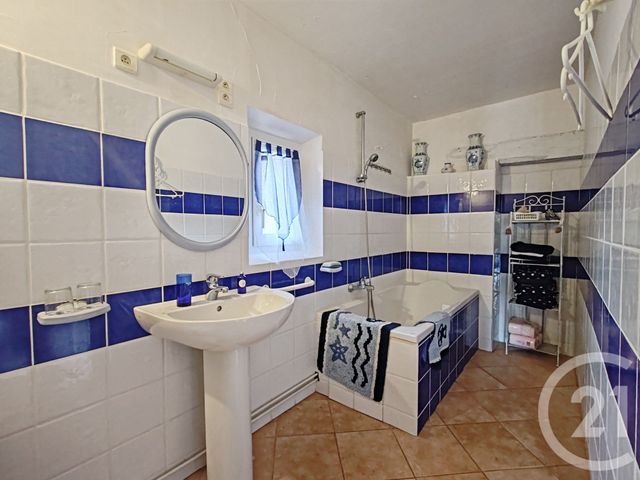 Maison à vendre - 12 pièces - 397,89 m2 - Cruis - 04 - PROVENCE-ALPES-COTE-D-AZUR