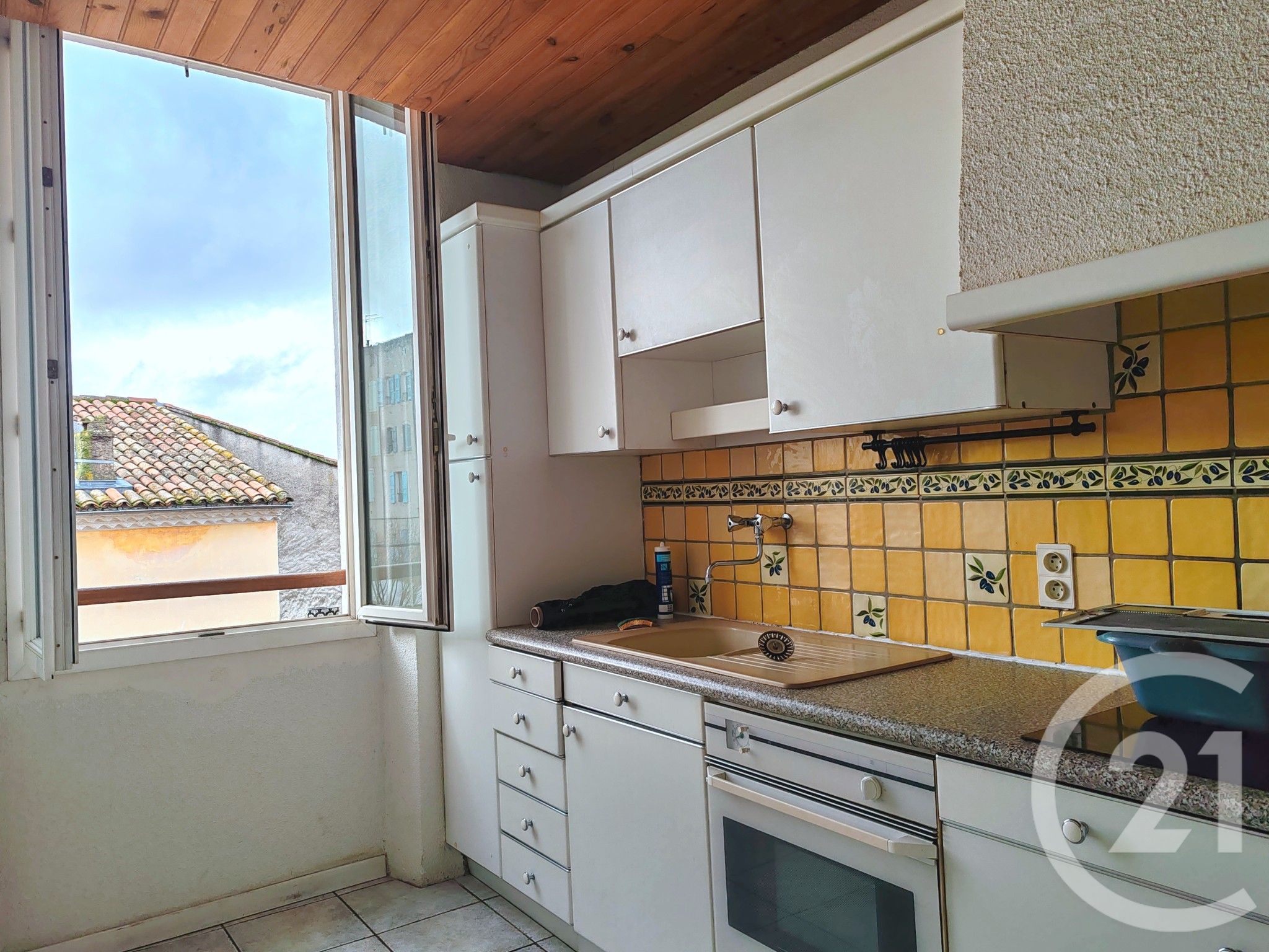 Appartement T3 à vendre - 3 pièces - 68,52 m2 - Forcalquier - 04 - PROVENCE-ALPES-COTE-D-AZUR — 5