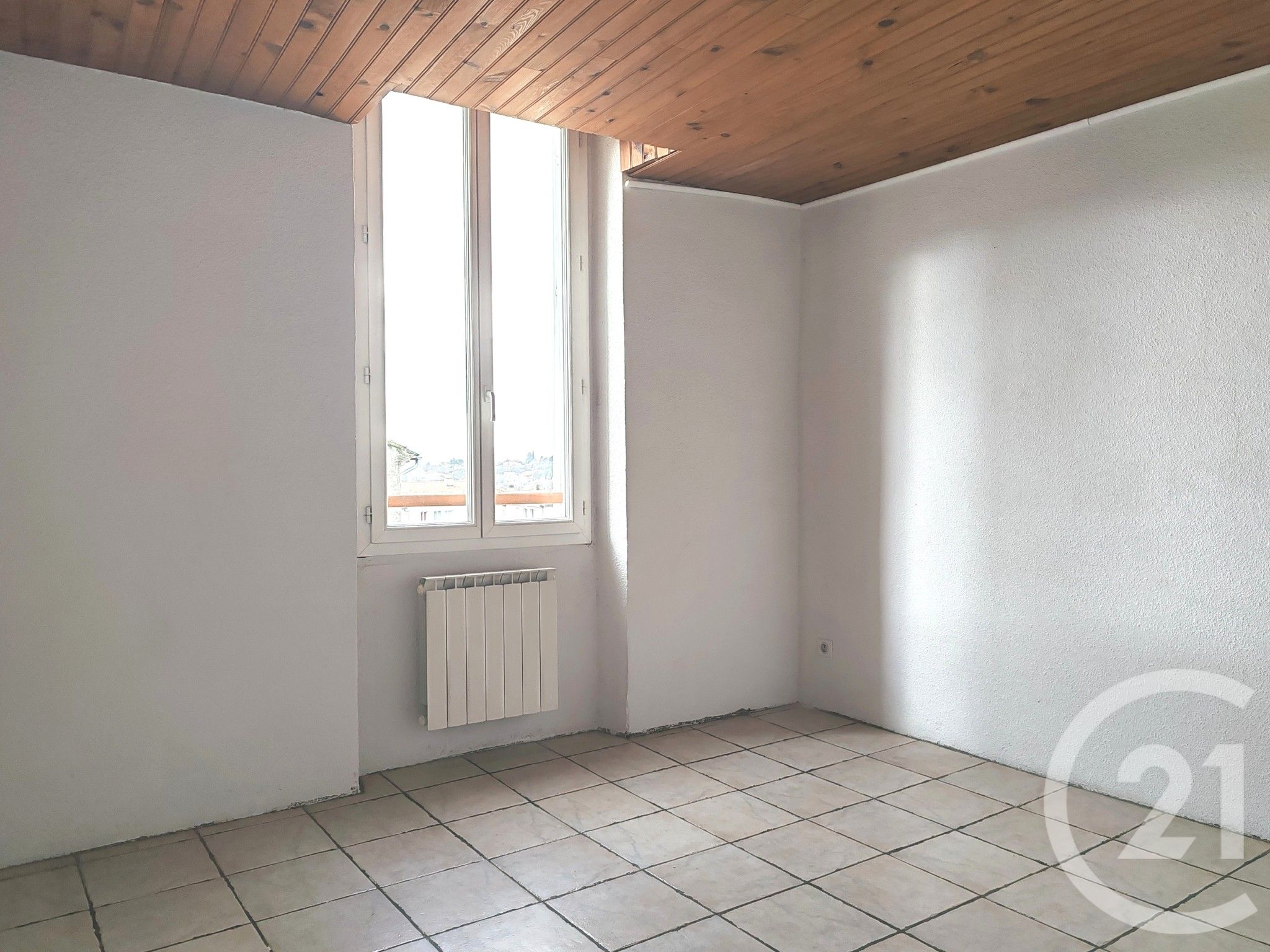 Appartement T3 à vendre - 3 pièces - 68,52 m2 - Forcalquier - 04 - PROVENCE-ALPES-COTE-D-AZUR — 7