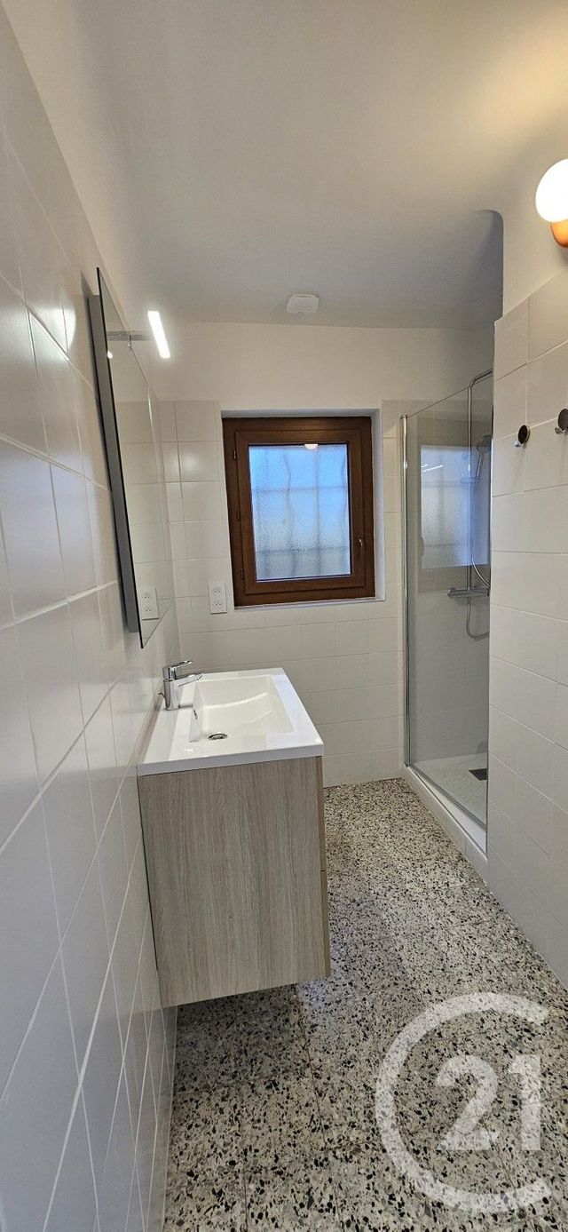 Appartement T3 à louer - 3 pièces - 62,89 m2 - Forcalquier - 04 - PROVENCE-ALPES-COTE-D-AZUR
