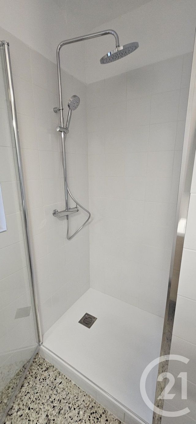 Appartement T3 à louer - 3 pièces - 62,89 m2 - Forcalquier - 04 - PROVENCE-ALPES-COTE-D-AZUR