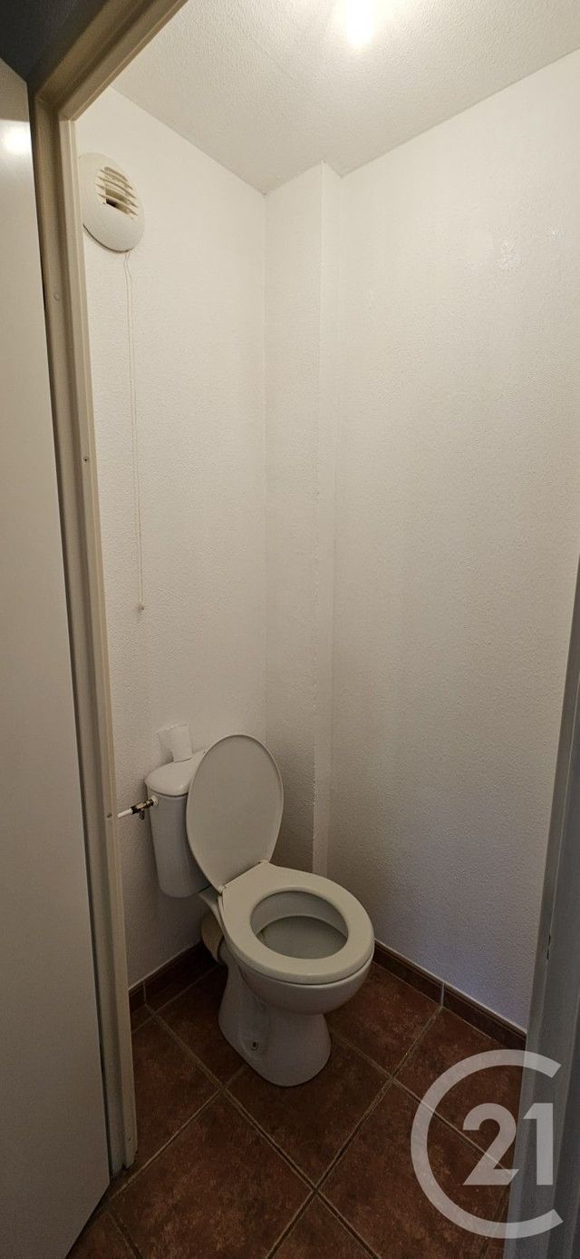 Appartement T2 &agrave; louer - 2 pi&egrave;ces - 41,70 m2 - Forcalquier - 04 - PROVENCE-ALPES-COTE-D-AZUR