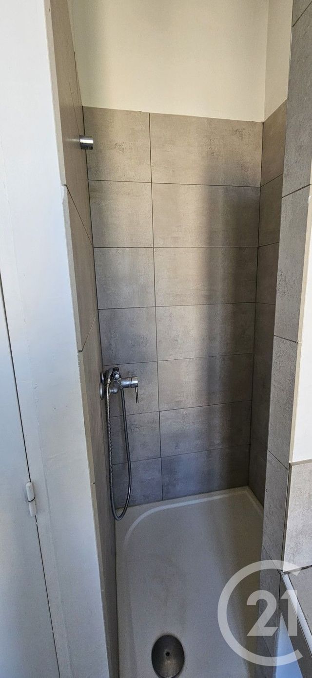 Appartement Studio &agrave; louer - 1 pi&egrave;ce - 25,49 m2 - Forcalquier - 04 - PROVENCE-ALPES-COTE-D-AZUR