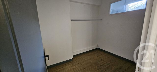 Appartement T2 &agrave; louer - 2 pi&egrave;ces - 42,16 m2 - Forcalquier - 04 - PROVENCE-ALPES-COTE-D-AZUR