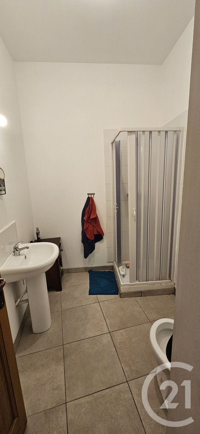 Appartement T2 &agrave; louer - 2 pi&egrave;ces - 46,45 m2 - Forcalquier - 04 - PROVENCE-ALPES-COTE-D-AZUR