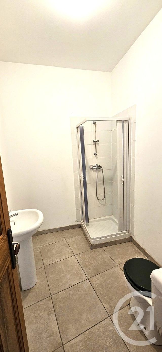 Appartement T2 &agrave; louer - 2 pi&egrave;ces - 46,45 m2 - Forcalquier - 04 - PROVENCE-ALPES-COTE-D-AZUR