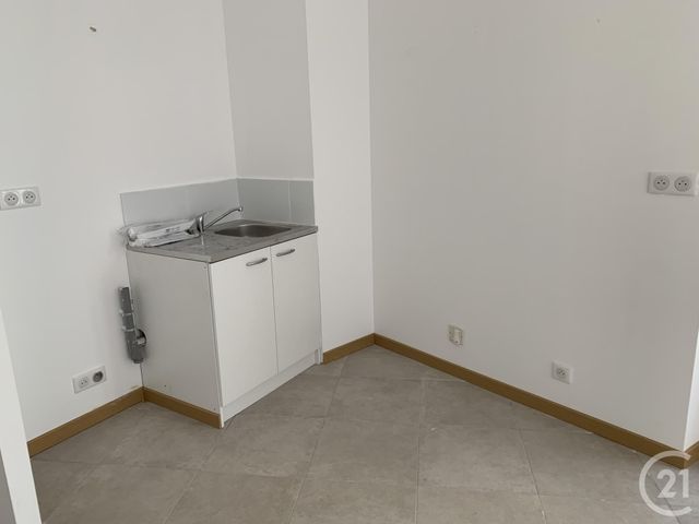 Appartement T2 &agrave; louer - 2 pi&egrave;ces - 46,45 m2 - Forcalquier - 04 - PROVENCE-ALPES-COTE-D-AZUR
