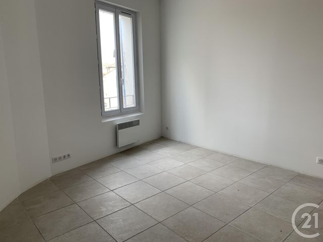 Appartement T2 &agrave; louer - 2 pi&egrave;ces - 46,45 m2 - Forcalquier - 04 - PROVENCE-ALPES-COTE-D-AZUR