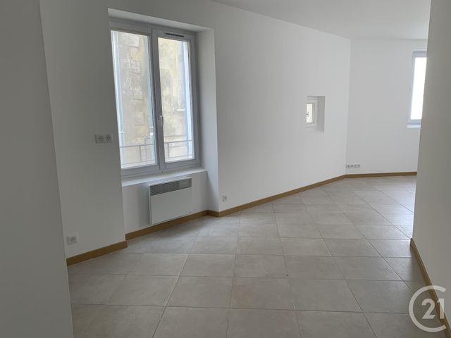 Appartement T2 &agrave; louer - 2 pi&egrave;ces - 46,45 m2 - Forcalquier - 04 - PROVENCE-ALPES-COTE-D-AZUR