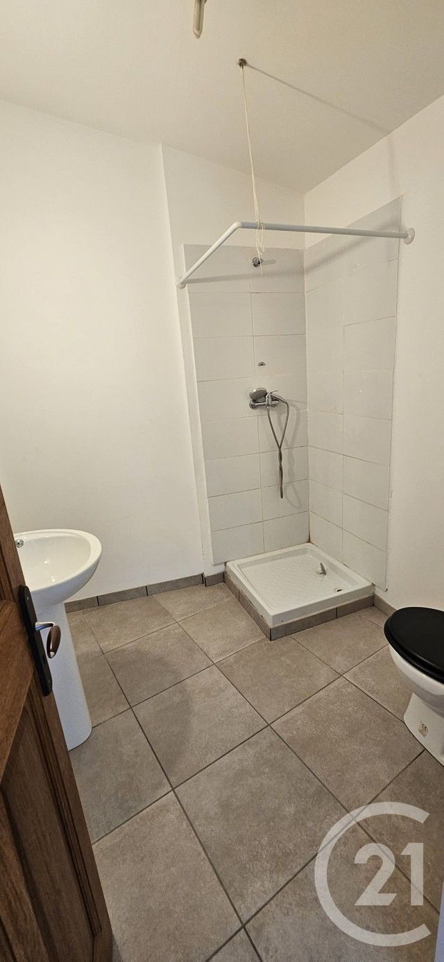 Appartement T2 &agrave; louer - 2 pi&egrave;ces - 49 m2 - Forcalquier - 04 - PROVENCE-ALPES-COTE-D-AZUR