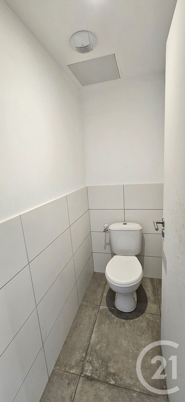 Appartement T2 &agrave; louer - 2 pi&egrave;ces - 49,50 m2 - Reillanne - 04 - PROVENCE-ALPES-COTE-D-AZUR