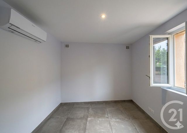 Appartement T2 &agrave; louer - 2 pi&egrave;ces - 49,50 m2 - Reillanne - 04 - PROVENCE-ALPES-COTE-D-AZUR