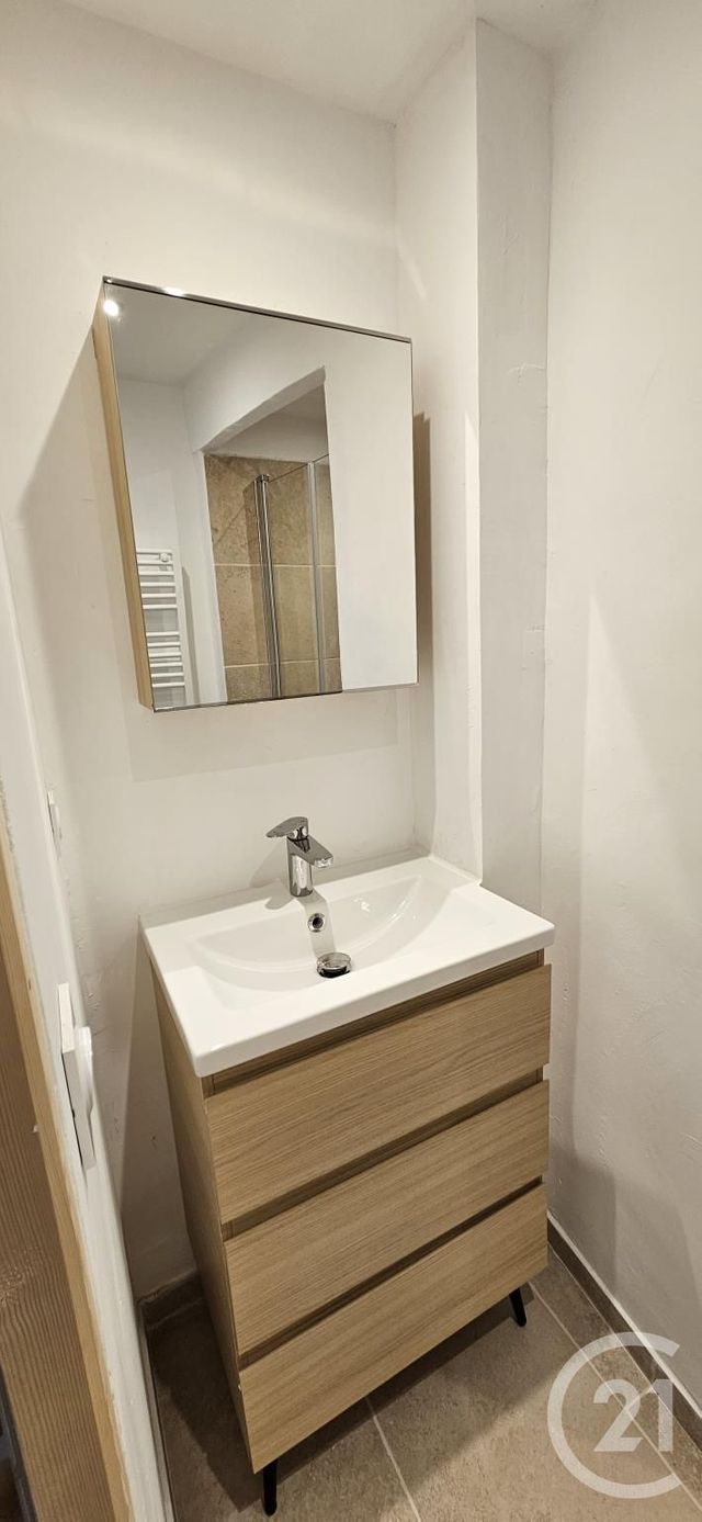Maison &agrave; louer - 2 pi&egrave;ces - 46,70 m2 - Oraison - 04 - PROVENCE-ALPES-COTE-D-AZUR