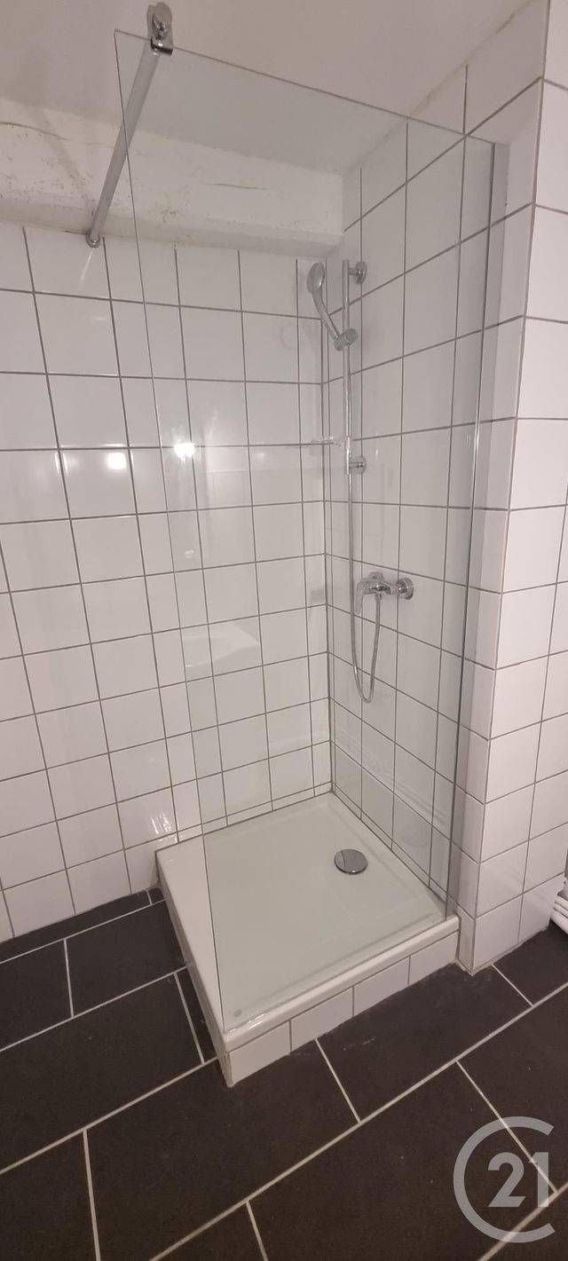 Appartement T2 &agrave; louer - 2 pi&egrave;ces - 50,77 m2 - St Michel L Observatoire - 04 - PROVENCE-ALPES-COTE-D-AZUR