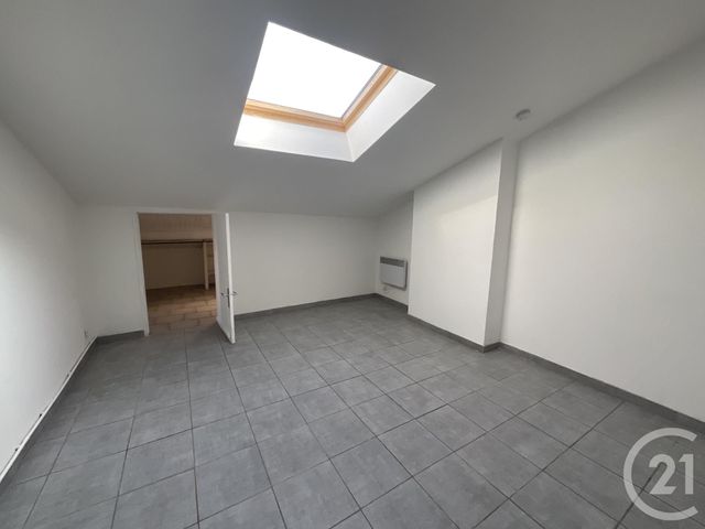 Appartement T2 &agrave; louer - 2 pi&egrave;ces - 50,35 m2 - St Michel L Observatoire - 04 - PROVENCE-ALPES-COTE-D-AZUR