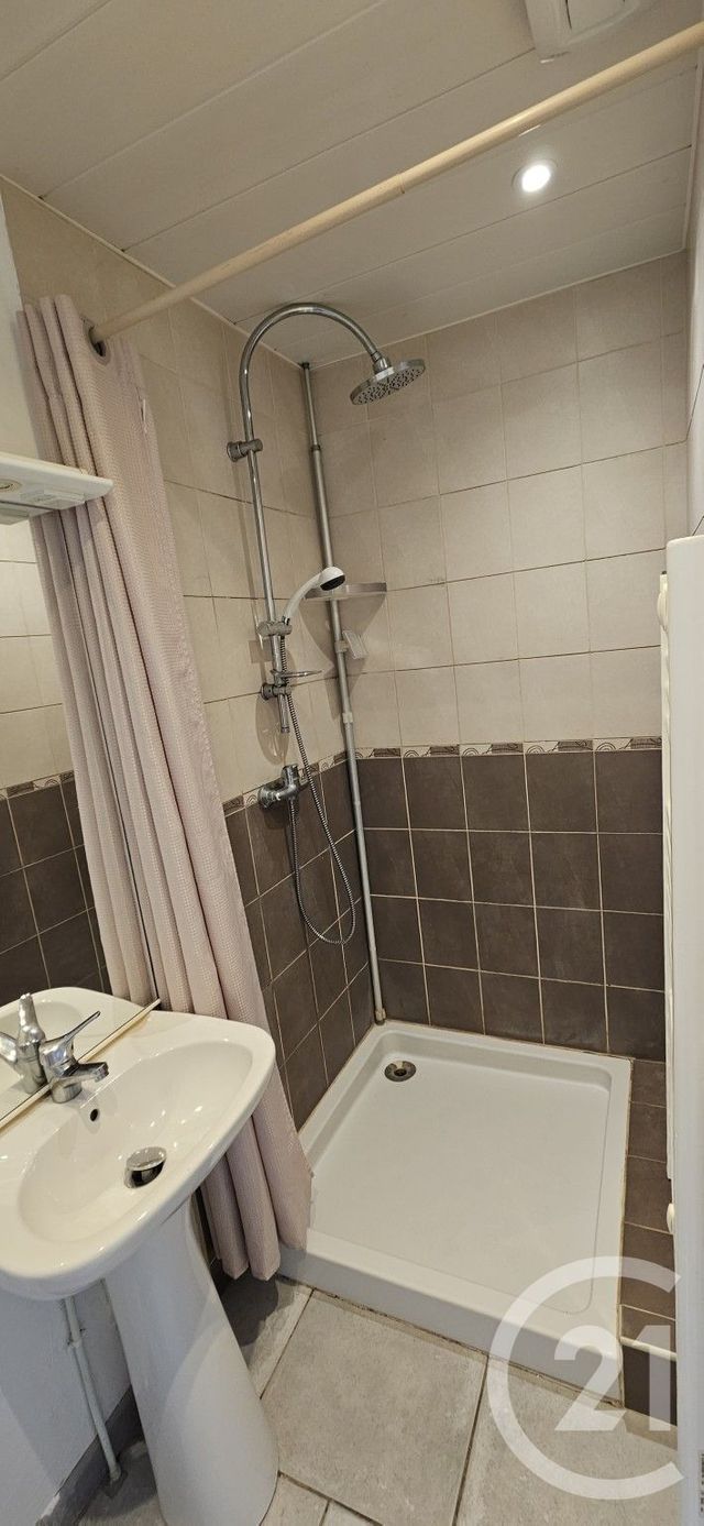 Appartement T2 &agrave; louer - 2 pi&egrave;ces - 43,19 m2 - St Michel L Observatoire - 04 - PROVENCE-ALPES-COTE-D-AZUR