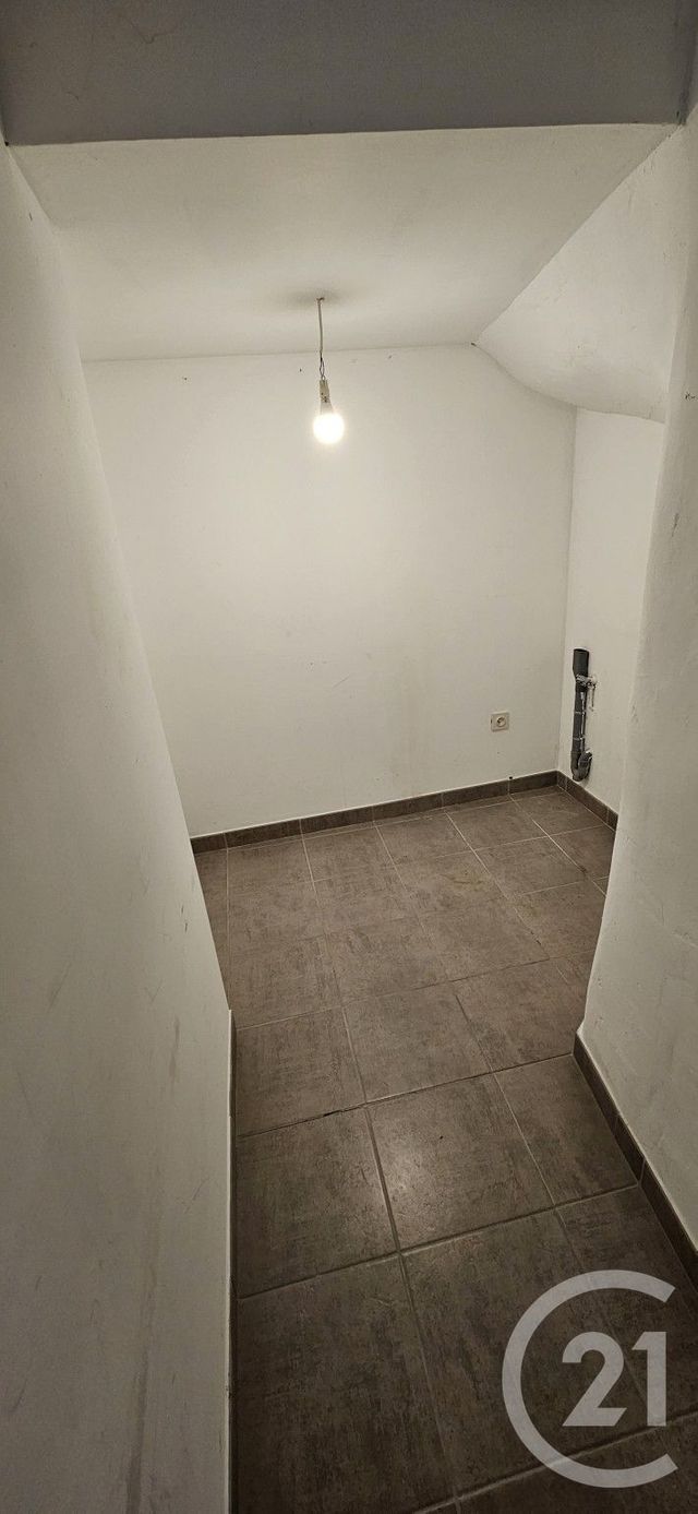 Appartement T2 &agrave; louer - 2 pi&egrave;ces - 43,19 m2 - St Michel L Observatoire - 04 - PROVENCE-ALPES-COTE-D-AZUR