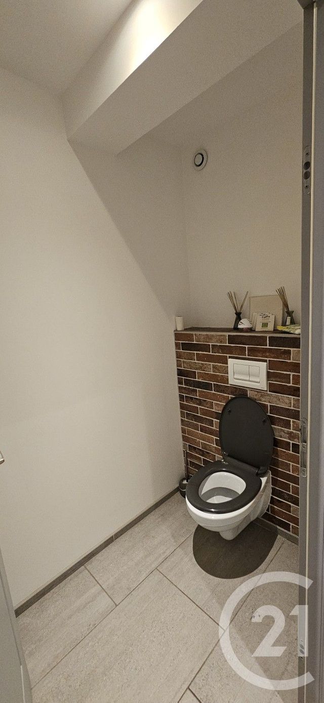 Appartement &agrave; louer - 3 pi&egrave;ces - 83,12 m2 - Mane - 04 - PROVENCE-ALPES-COTE-D-AZUR