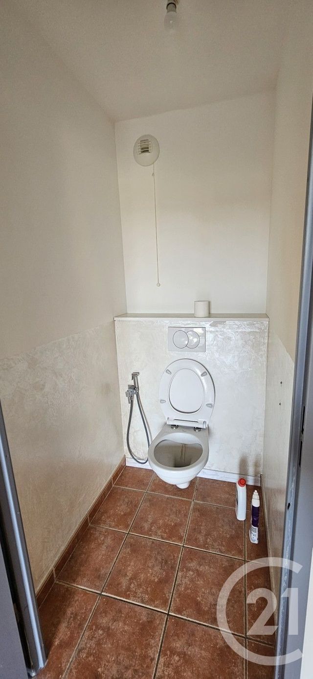 Appartement &agrave; louer - 3 pi&egrave;ces - 63,52 m2 - Forcalquier - 04 - PROVENCE-ALPES-COTE-D-AZUR
