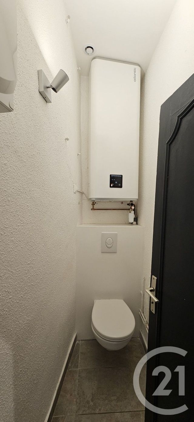 Appartement T3 &agrave; louer - 3 pi&egrave;ces - 52,70 m2 - Forcalquier - 04 - PROVENCE-ALPES-COTE-D-AZUR