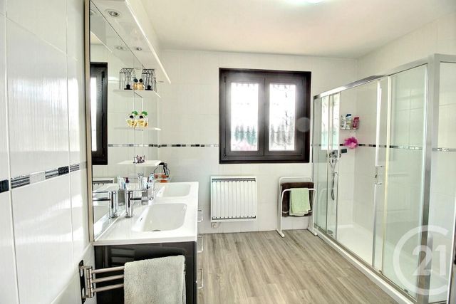 Maison à vendre - 6 pièces - 145,08 m2 - Vetraz Monthoux - 74 - RHONE-ALPES