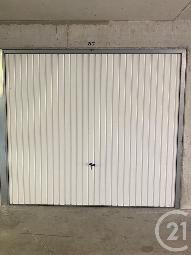 parking - ETREMBIERES - 74