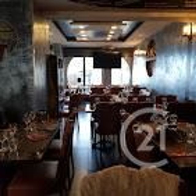 Local commercial à vendre - 105.0 m2 - 74 - Haute-Savoie