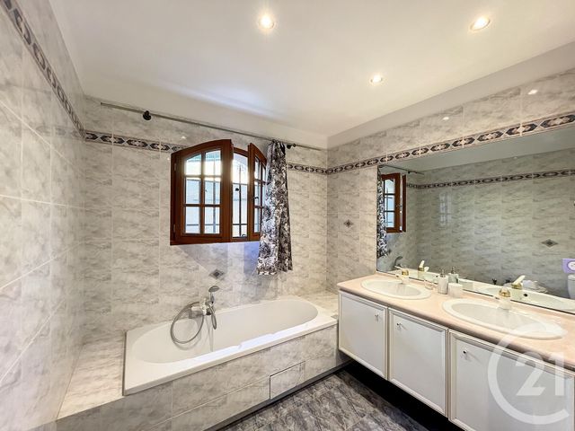 Maison à vendre - 7 pièces - 250 m2 - Nice - 06 - PROVENCE-ALPES-COTE-D-AZUR