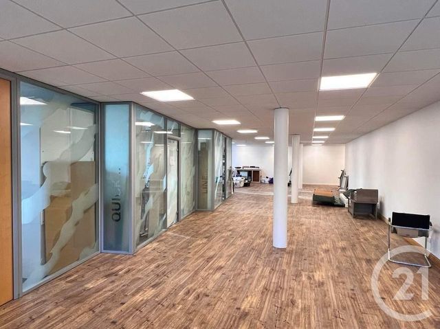 Bureaux à louer - 140.0 m2 - 60 - Oise