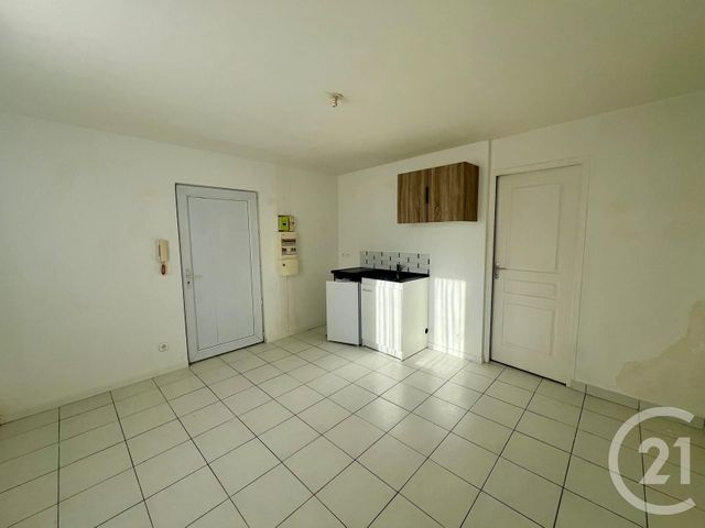 Appartement Studio &agrave; louer - 1 pi&egrave;ce - 18,48 m2 - Penchard - 77 - ILE-DE-FRANCE