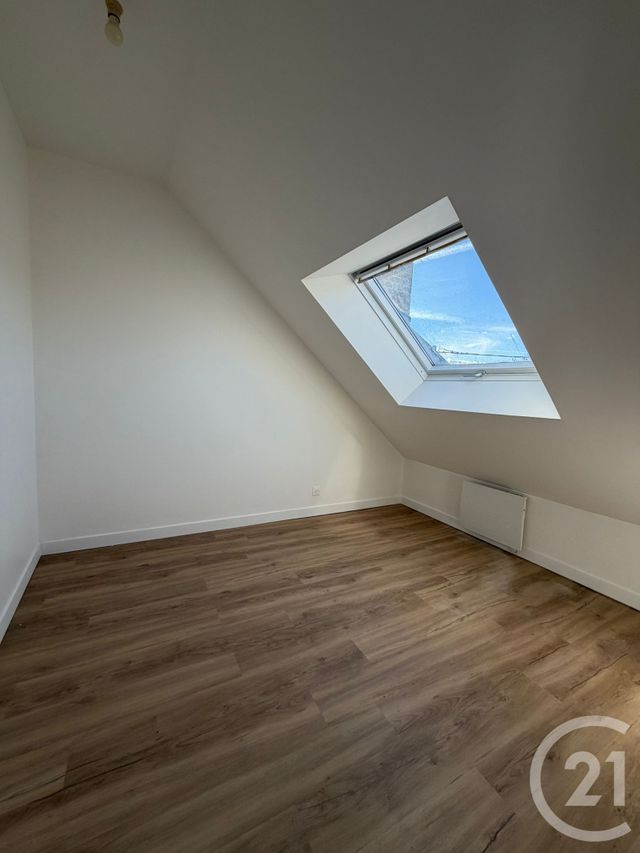 Appartement F3 &agrave; louer - 3 pi&egrave;ces - 35,50 m2 - Le Plessis Belleville - 60 - PICARDIE