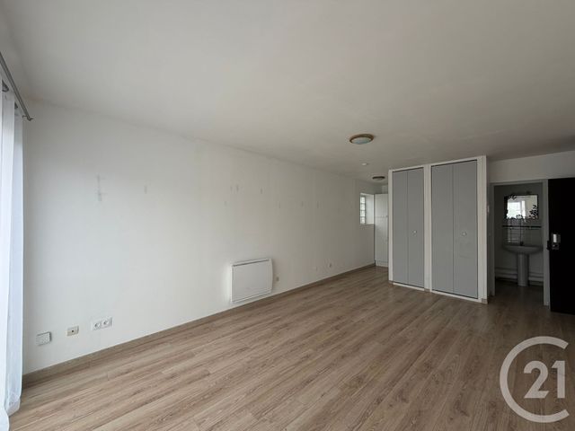 Appartement Studio &agrave; louer - 1 pi&egrave;ce - 28,60 m2 - Moussy Le Vieux - 77 - ILE-DE-FRANCE