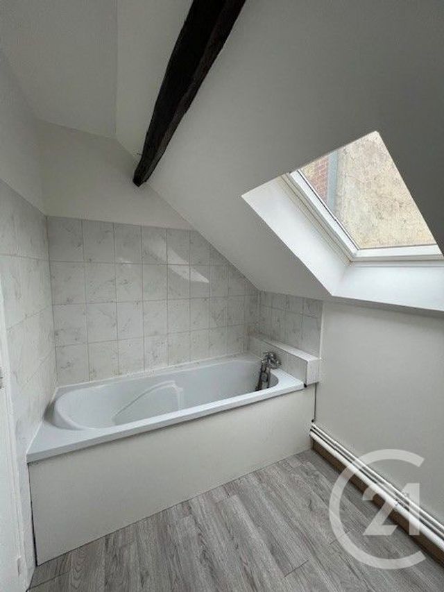 Appartement F2 &agrave; louer - 2 pi&egrave;ces - 30,03 m2 - Juilly - 77 - ILE-DE-FRANCE