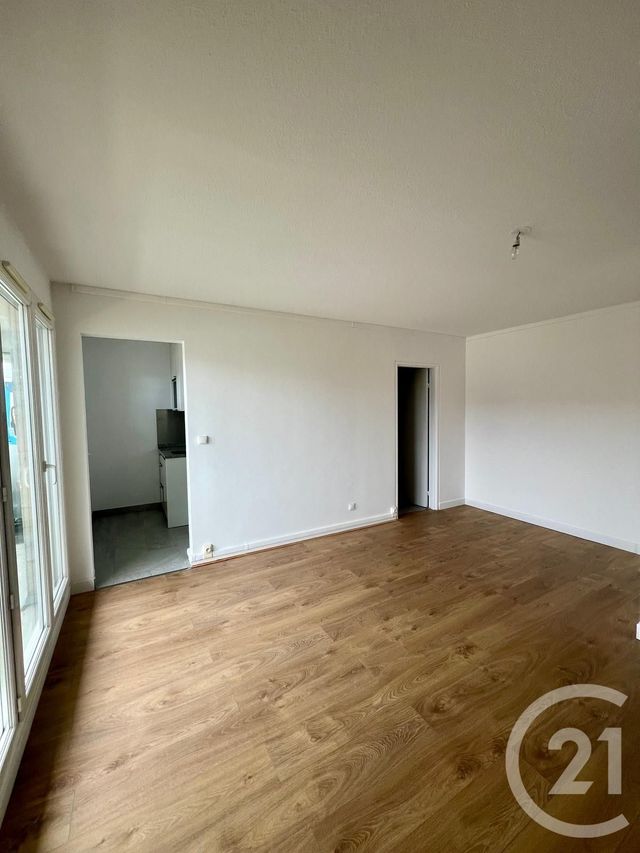 Appartement Studio &agrave; louer - 1 pi&egrave;ce - 28,45 m2 - Le Plessis Belleville - 60 - PICARDIE