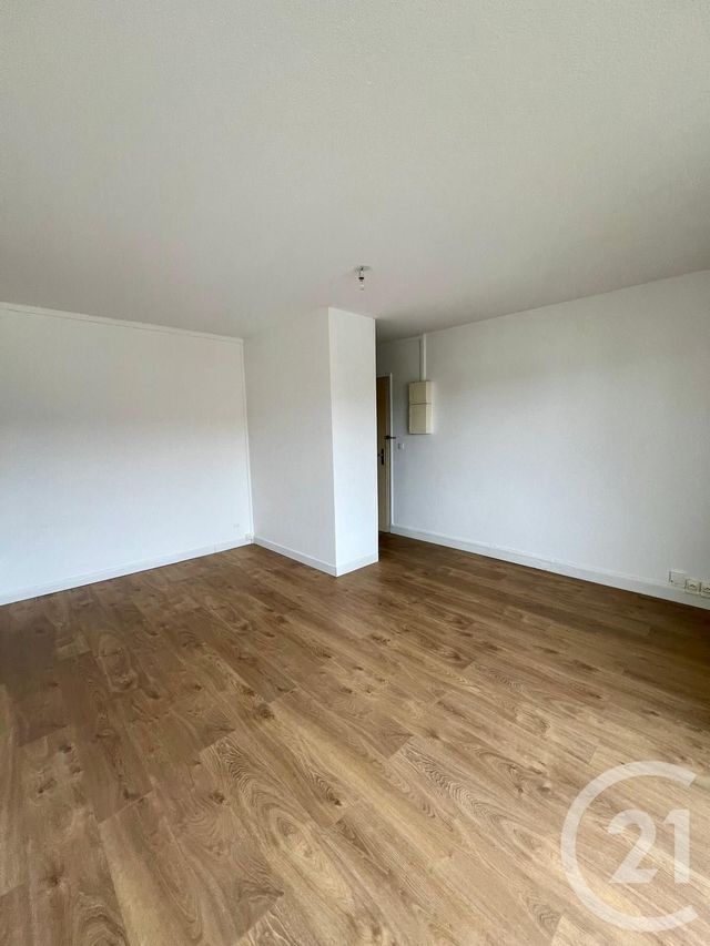 Appartement Studio &agrave; louer - 1 pi&egrave;ce - 28,45 m2 - Le Plessis Belleville - 60 - PICARDIE