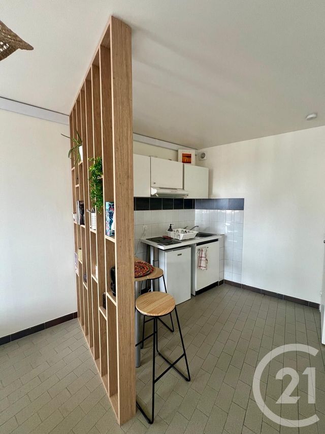 Appartement Studio &agrave; louer - 1 pi&egrave;ce - 23,93 m2 - Dammartin En Goele - 77 - ILE-DE-FRANCE